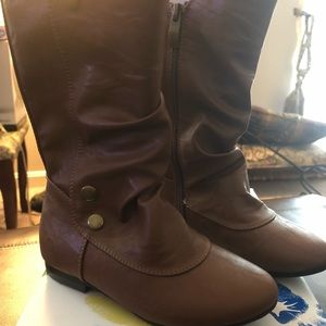 Brand New brown kid boots